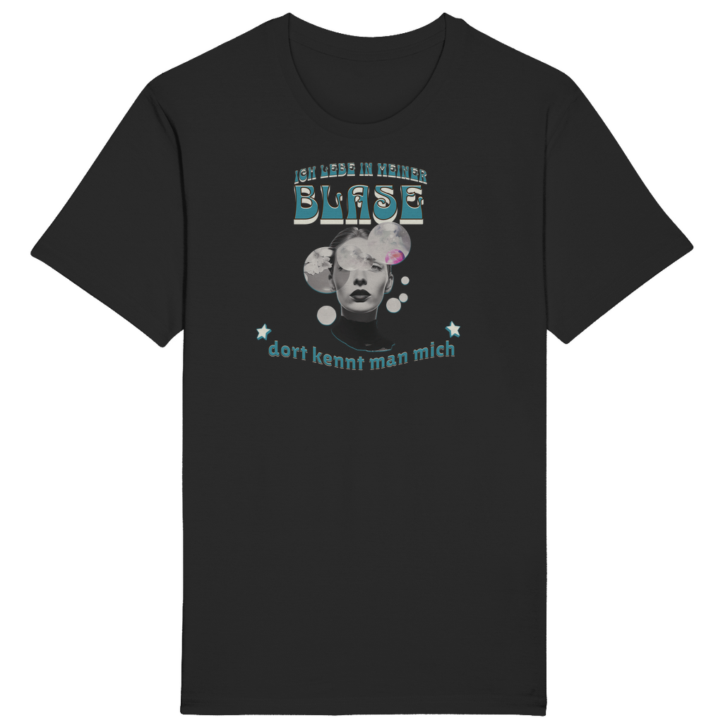 Schwarzes T-Shirt mit einem künstlerischen und humorvollen Design: „Ich lebe in meiner Blase – dort kennt man mich“. Der Spruch ist in einer verspielten, farbenfrohen Schrift gestaltet und wird durch das Bild einer nachdenklichen Person inmitten von Blasen ergänzt, die Gedanken und Träume symbolisieren. Ein einzigartiges Shirt für alle, die ihre eigene Welt schätzen und das mit Stil zeigen möchten!