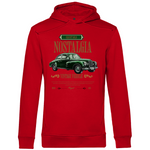 Ein roter Hoodie mit einem Vintage-Design, das ein klassisches grünes Auto und den Schriftzug "Nostalgia" zeigt. Über dem Auto befindet sich der Text "Old But Gold" in einem dekorativen Rahmen, und darunter steht "Vintage Vehicle" in eleganter Schrift. Ein zusätzlicher Text beschreibt die luxuriösen Details des Fahrzeugs, wie das handpolierte Holzarmaturenbrett und die Ledersitze. Das Design strahlt eine nostalgische und elegante Atmosphäre aus, ideal für Liebhaber klassischer Automobile.