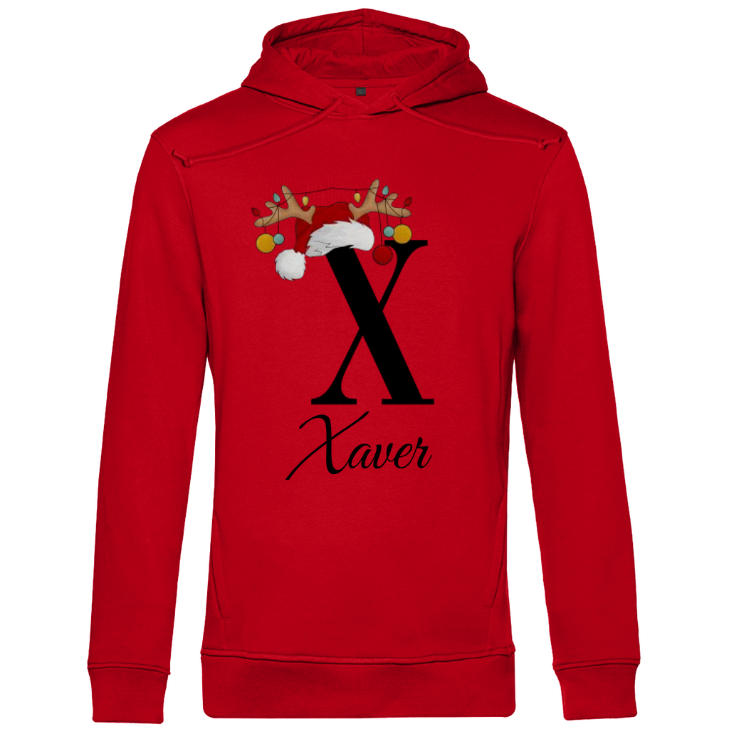 Roter Hoodie mit einem weihnachtlichen „X“-Design in Schwarz, verziert mit einem Weihnachtsmann-Hut und Rentiergeweihen, an denen bunte Kugeln hängen. Unter dem Buchstaben steht der Name „Xaver“ in eleganter, geschwungener Schrift. Der Hoodie strahlt eine festliche und personalisierte Atmosphäre aus, perfekt für die Weihnachtszeit.