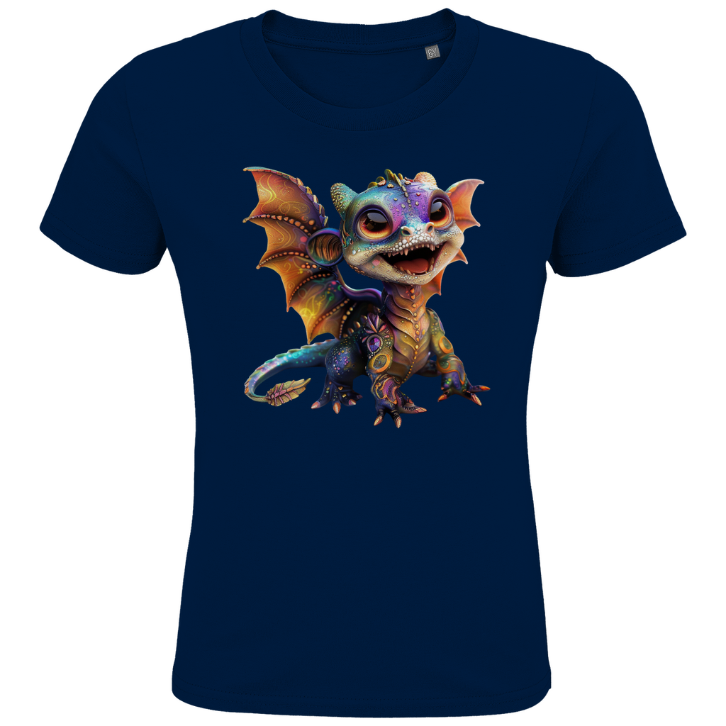 Ein dunkelblaues T-Shirt mit einem lebhaften, bunten Drachenmotiv auf der Vorderseite. Der fröhliche Drache ist detailliert und in strahlenden Farben gestaltet, mit großen Augen und einem breiten, freundlichen Lächeln. Die Flügel des Drachens sind ausgebreitet und zeigen eine Mischung aus Orange-, Lila- und Blautönen, die durch glitzernde Muster ergänzt werden. Das Design bringt den Drachen zum Leben und verleiht dem T-Shirt eine fantasievolle und verspielte Note.