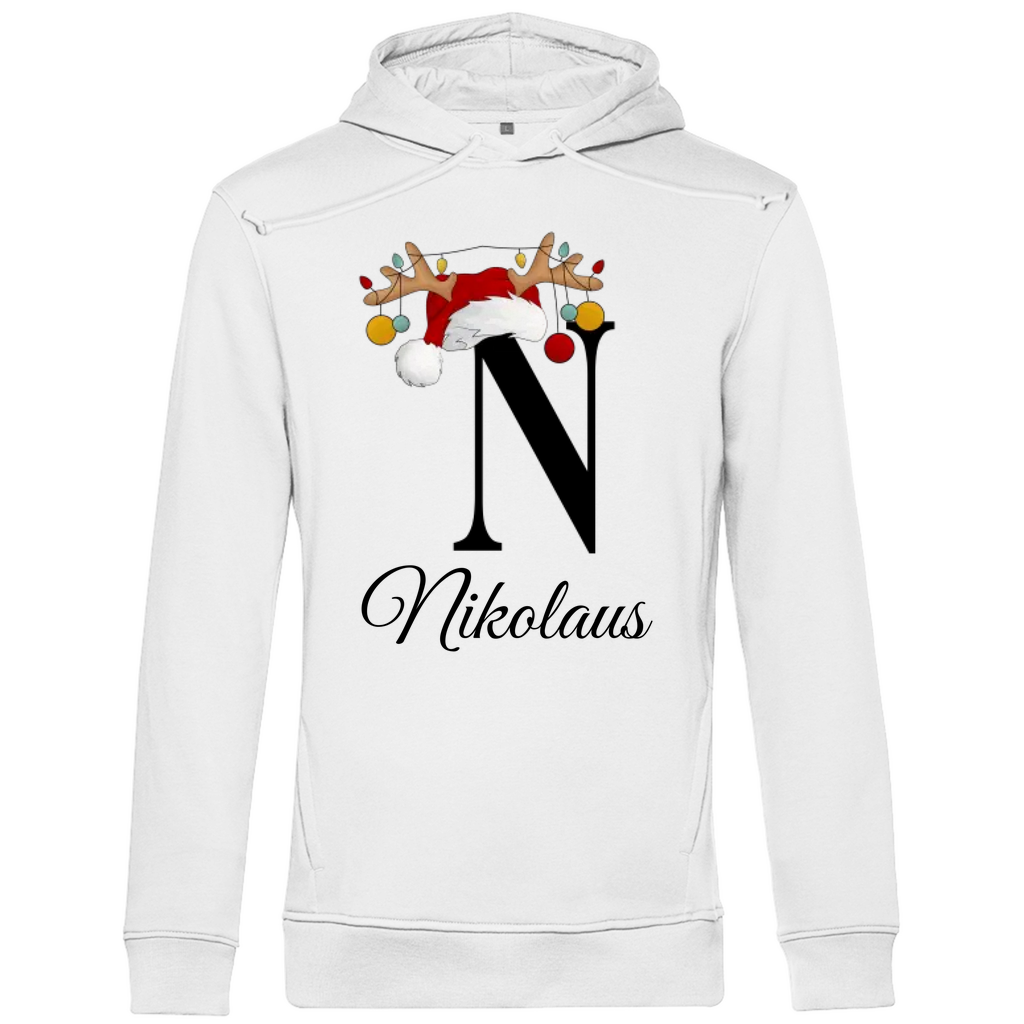 Ein weißer Hoodie mit einem festlichen Design. Der Buchstabe "N" in Schwarz steht im Mittelpunkt, geschmückt mit einem Weihnachtsmannhut und Rentiergeweihen, an denen bunte Kugeln hängen. Darunter ist der Name "Nikolaus" in eleganter, geschwungener Schrift platziert, was den Hoodie zu einem individuellen und weihnachtlichen Kleidungsstück macht.