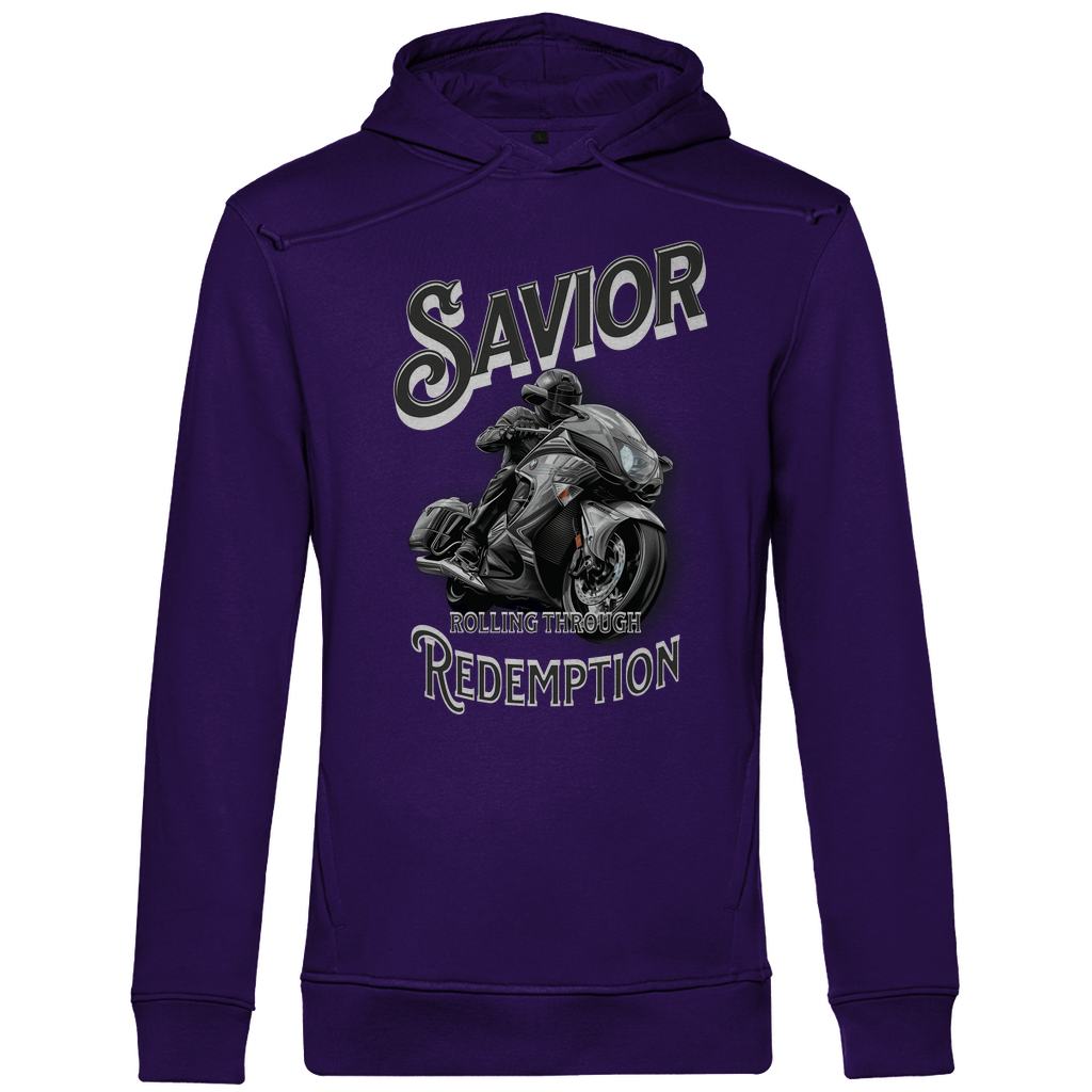 Ein lila Hoodie mit einem auffälligen Motorrad-Design. Im Zentrum befindet sich ein Motorradfahrer auf einem sportlichen Bike in Bewegung. Der Schriftzug "Savior" steht oben in großen, stilvollen Buchstaben, während darunter "Rolling Through Redemption" in kleineren Lettern erscheint. Das Design vermittelt eine kraftvolle und abenteuerliche Atmosphäre, ideal für Motorradliebhaber und Abenteurer.